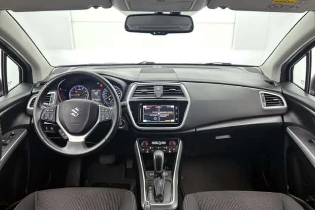 Suzuki S-Cross (2017) thumbnail 4