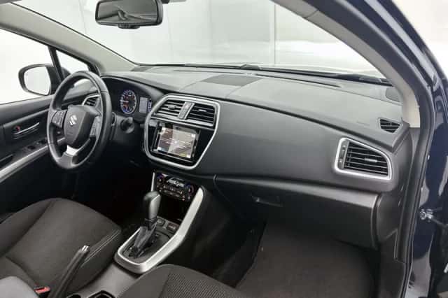 Suzuki S-Cross (2017) thumbnail 6