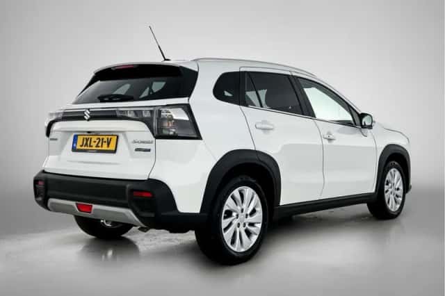 Suzuki S-Cross (2023) thumbnail 2