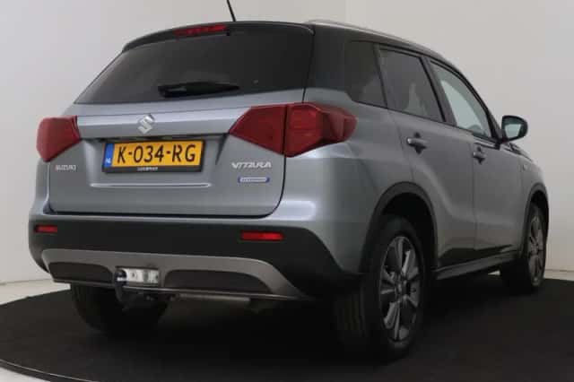 Suzuki Vitara (2021) thumbnail 2