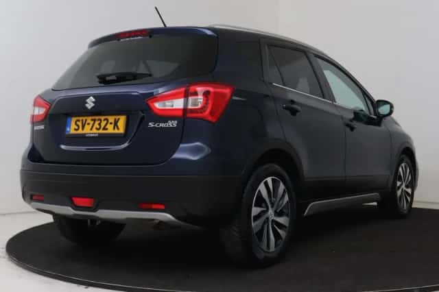 Suzuki S-Cross (2018) thumbnail 2