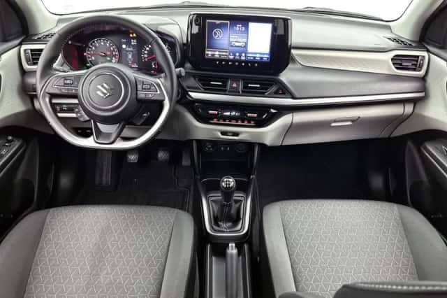 Suzuki Swift (2025) thumbnail 4