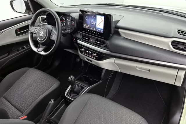 Suzuki Swift (2025) thumbnail 6