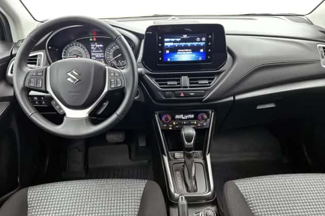 Suzuki S-Cross (2023) thumbnail 4