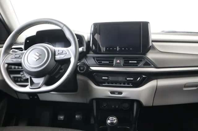 Suzuki Swift (2025) thumbnail 4