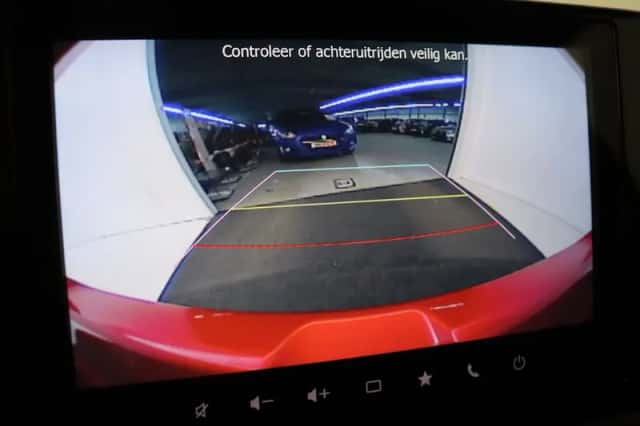 Suzuki Swift (2025) thumbnail 6