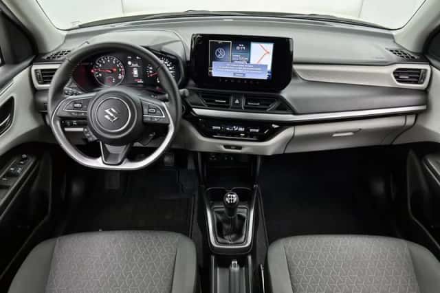 Suzuki Swift (2025) thumbnail 4