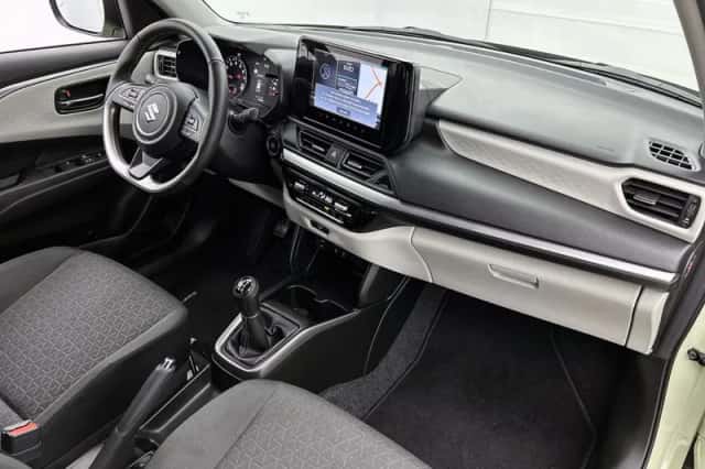 Suzuki Swift (2025) thumbnail 6
