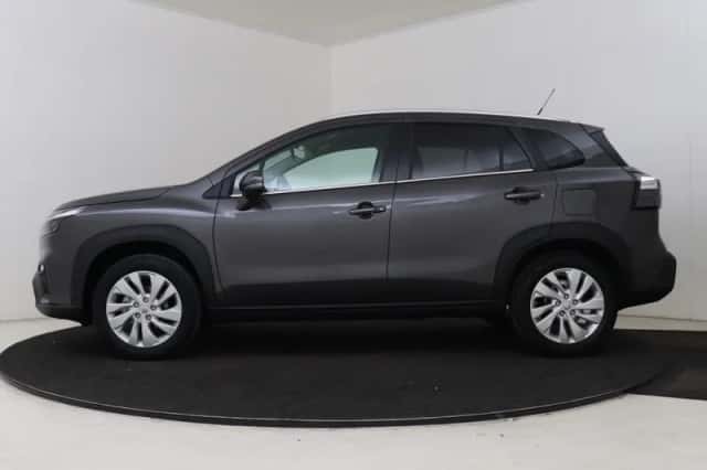 Suzuki S-Cross (2026) thumbnail 3