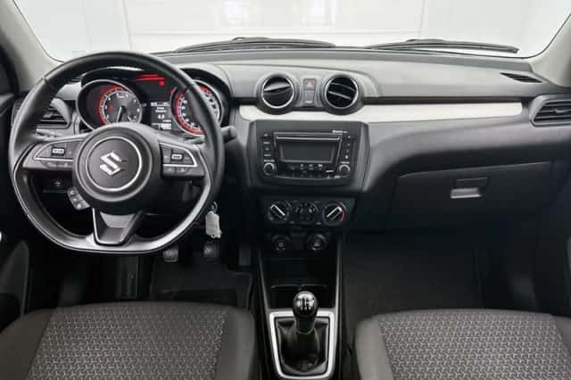 Suzuki Swift (2020) thumbnail 4