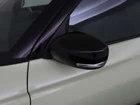 Suzuki Swift (2025) thumbnail 5
