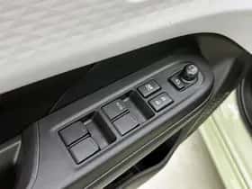 Suzuki Swift (2025) thumbnail 22