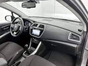 Suzuki S-Cross (2018) thumbnail 6