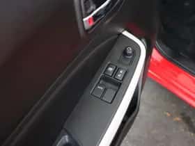 Suzuki Swift (2019) thumbnail 9