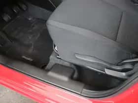 Suzuki Swift (2019) thumbnail 10