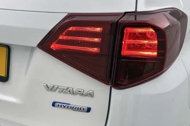 Suzuki Vitara (2023) thumbnail 6