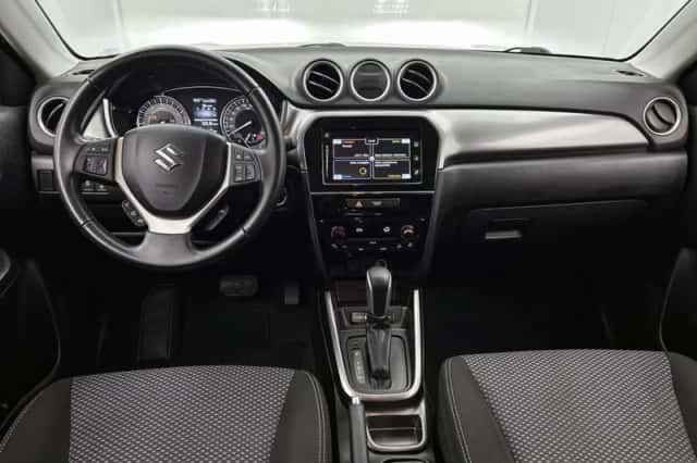 Suzuki Vitara (2021) thumbnail 4