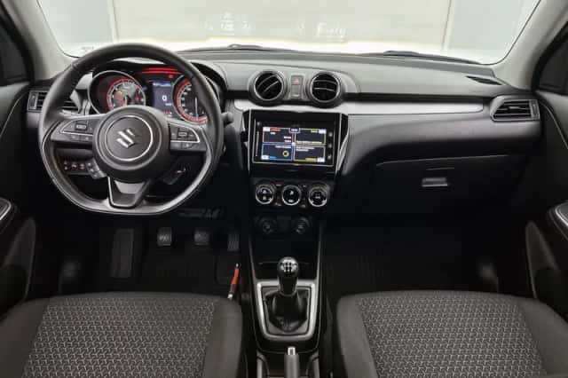 Suzuki Swift (2021) thumbnail 4