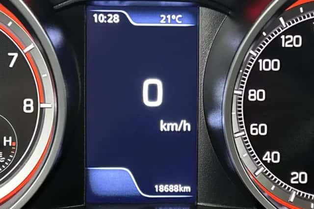 Suzuki Swift (2021) thumbnail 5