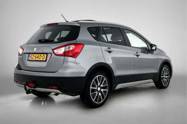 Suzuki S-Cross (2014) thumbnail 2