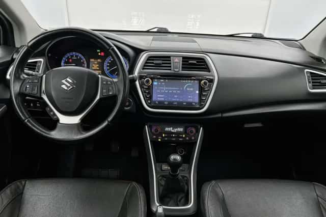 Suzuki S-Cross (2014) thumbnail 5