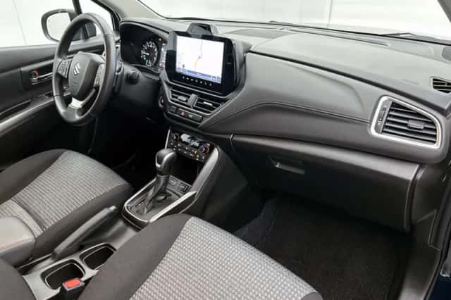 Suzuki S-Cross (2025) thumbnail 6