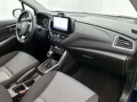 Suzuki S-Cross (2025) thumbnail 6