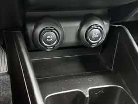Suzuki Swift (2021) thumbnail 23