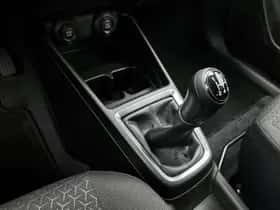 Suzuki Swift (2021) thumbnail 10