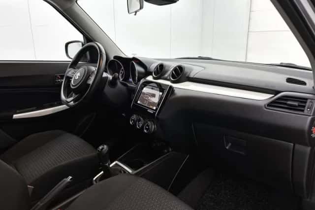 Suzuki Swift (2019) thumbnail 6