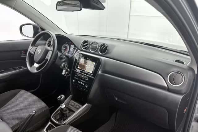 Suzuki Vitara (2024) thumbnail 6