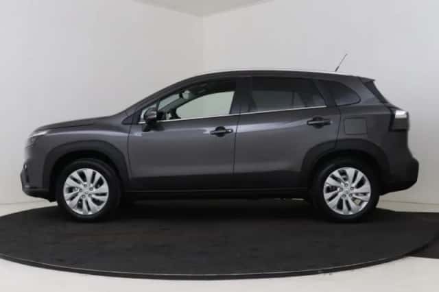 Suzuki S-Cross (2026) thumbnail 3