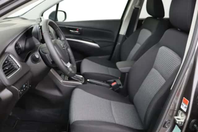 Suzuki S-Cross (2026) thumbnail 4