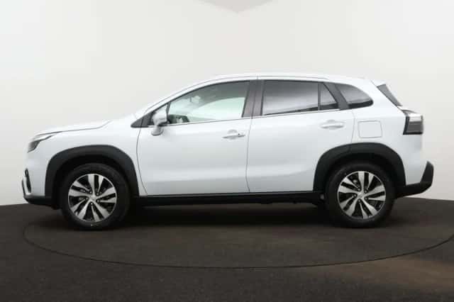 Suzuki S-Cross (2026) thumbnail 3