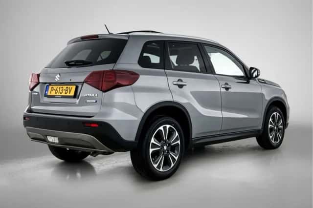 Suzuki Vitara (2022) thumbnail 2