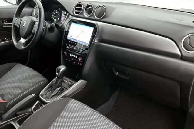 Suzuki Vitara (2025) thumbnail 6