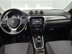 Suzuki Vitara (2021) thumbnail 4