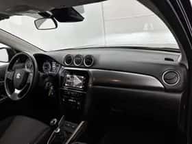 Suzuki Vitara (2021) thumbnail 6