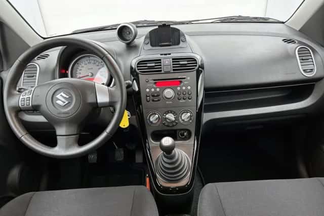Suzuki Splash (2015) thumbnail 4