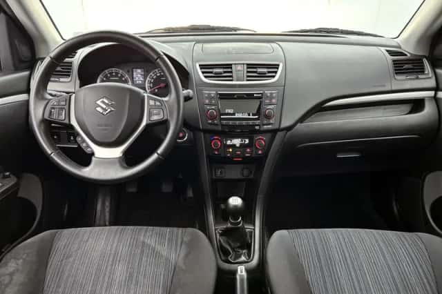 Suzuki Swift (2014) thumbnail 4