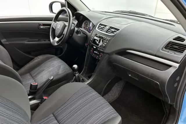 Suzuki Swift (2014) thumbnail 6