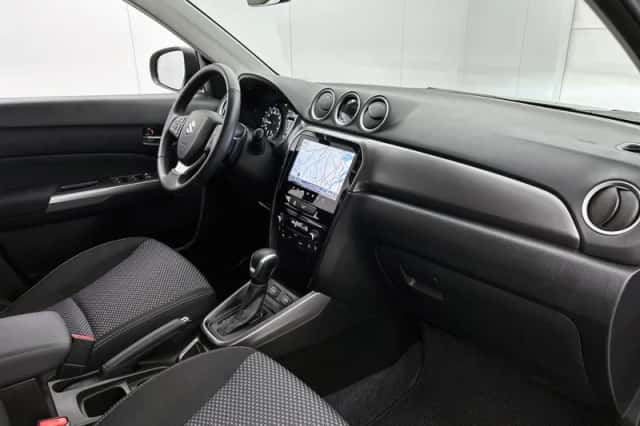 Suzuki Vitara (2025) thumbnail 6