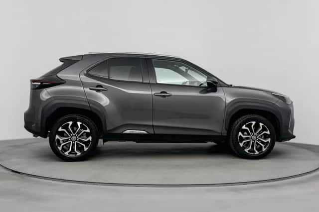 Toyota Yaris_Cross (2022) thumbnail 3