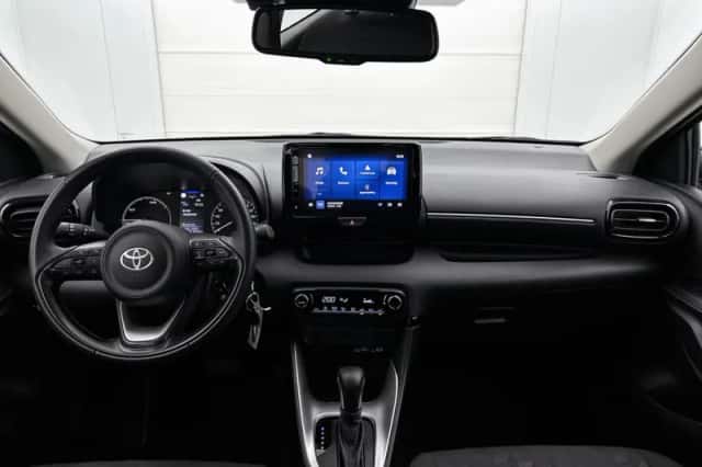 Toyota Yaris (2025) thumbnail 4