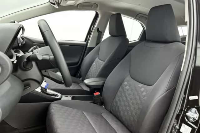 Toyota Yaris (2025) thumbnail 4
