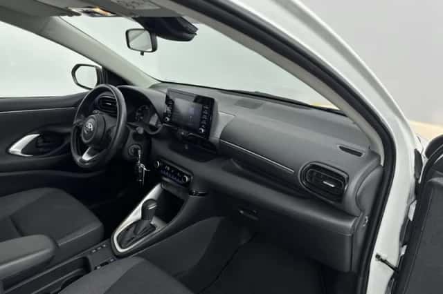 Toyota Yaris (2021) thumbnail 6