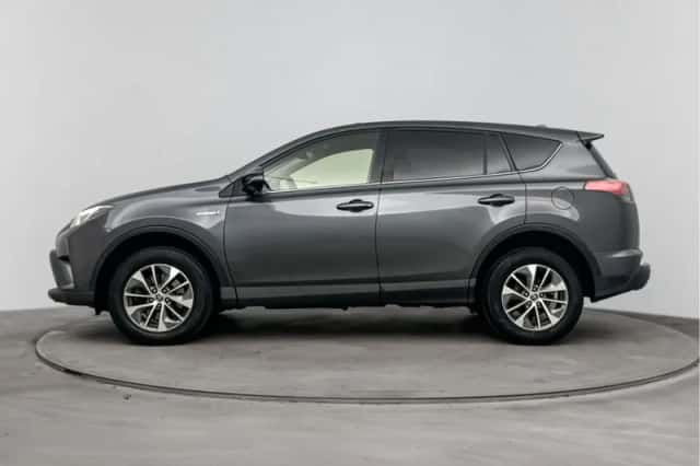 Toyota RAV4 (2016) thumbnail 3