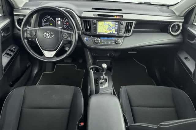 Toyota RAV4 (2016) thumbnail 4