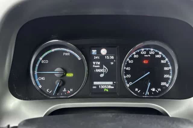 Toyota RAV4 (2016) thumbnail 5