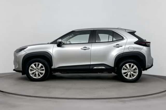 Toyota Yaris_Cross (2023) thumbnail 3